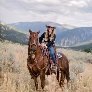 Meet your Posher, Shelby